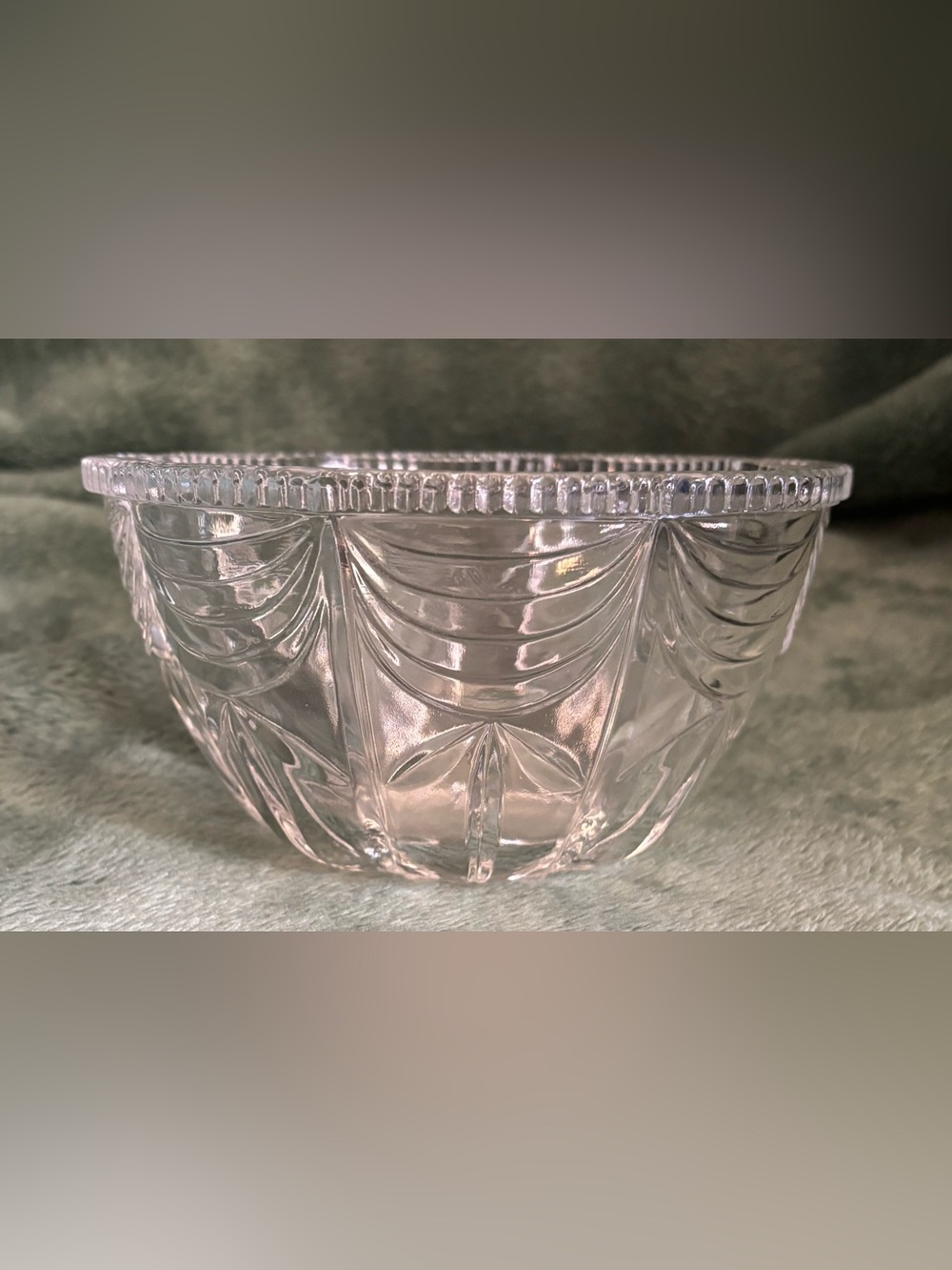 KIG Indonesia Clear Pressed Glass Bowl - Scalloped Drapery Design (G012)